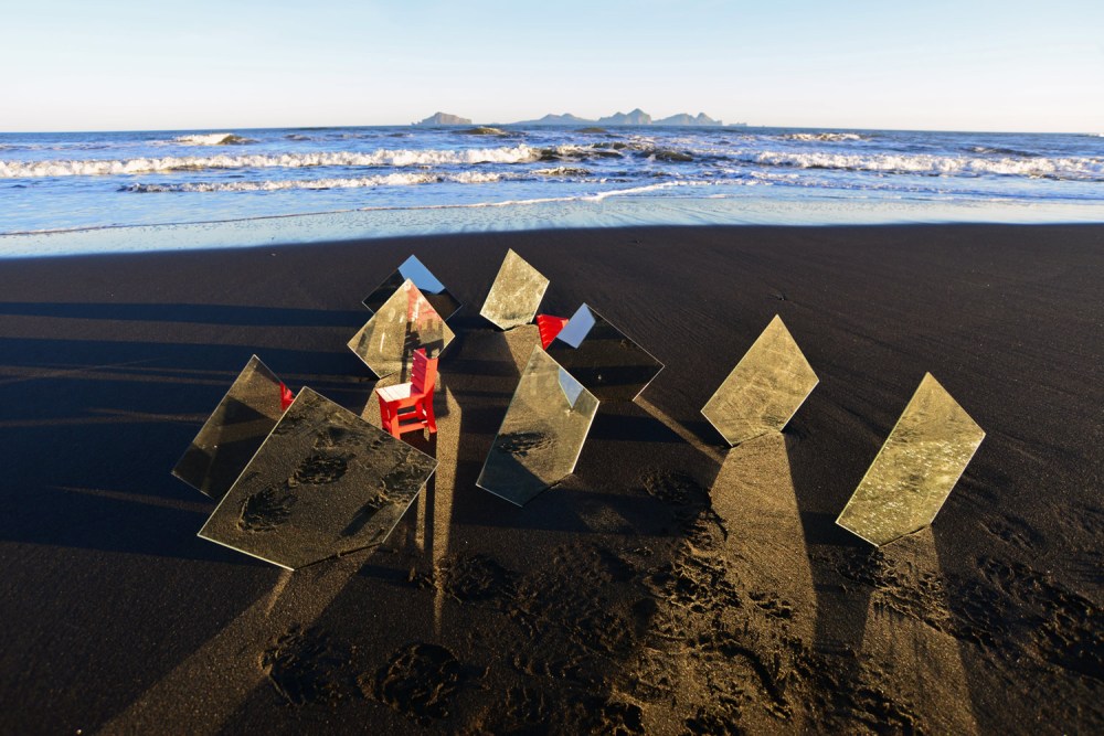 Heinz Hebeisen,fotografo,suizo,schweizer,Ausstellung,Red Chair Story,Belen,Artspace,Chueca,Madrid,,silla