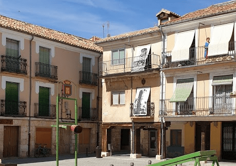 Arte rural,pintamonos,burgo de Osma, persianas,street art.